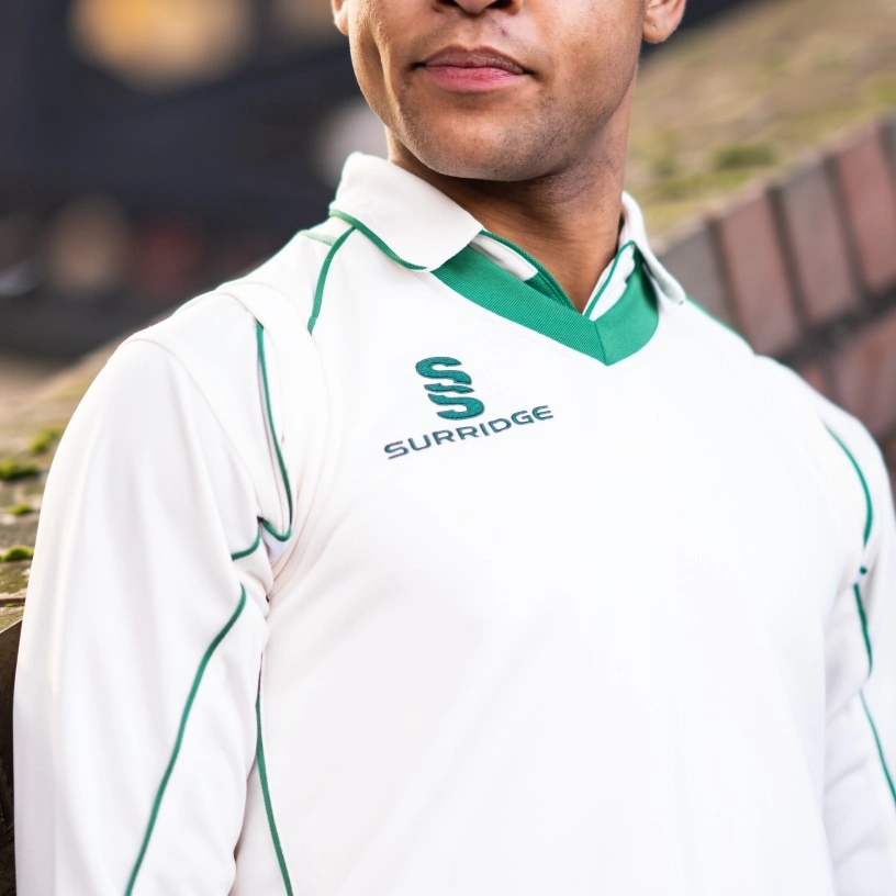 Grindleford CC - Sleeveless Sweater Green Trim