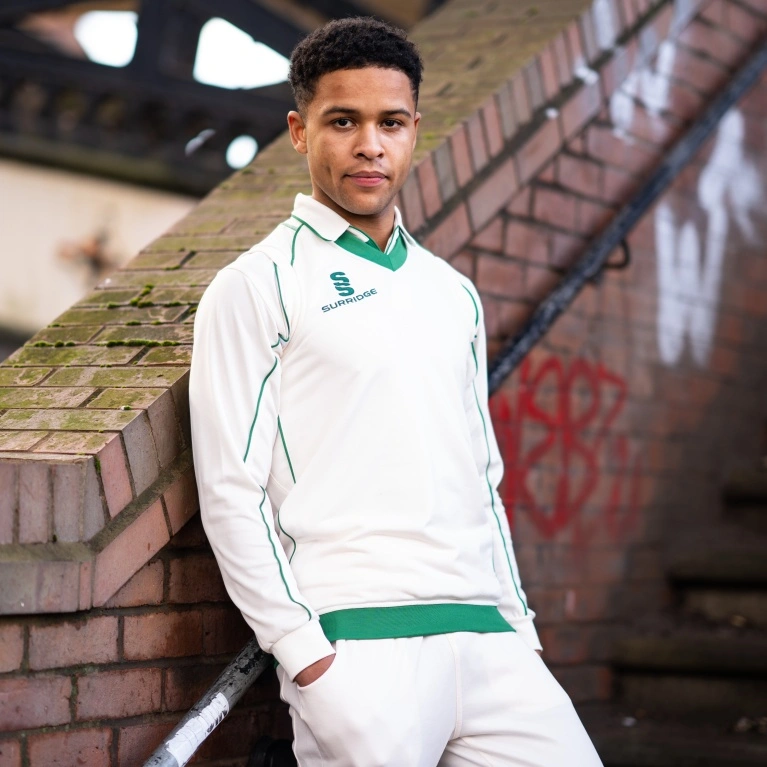 Grindleford CC - Sleeveless Sweater Green Trim